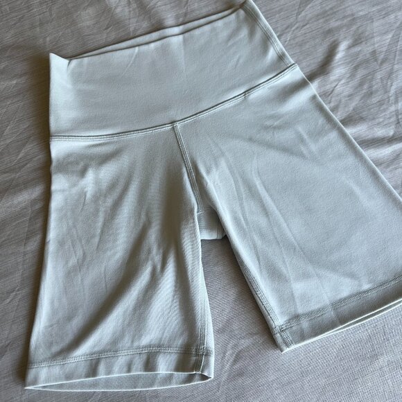 Aritzia Pants - ARITZIA Limited Edition 5" Bike Shorts - Brushed Green - XS